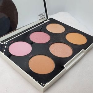 Urban Decay × Gwen Stefani blush palette
